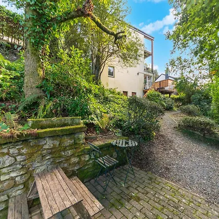 With Terrace In Luxembourg Appartement *
